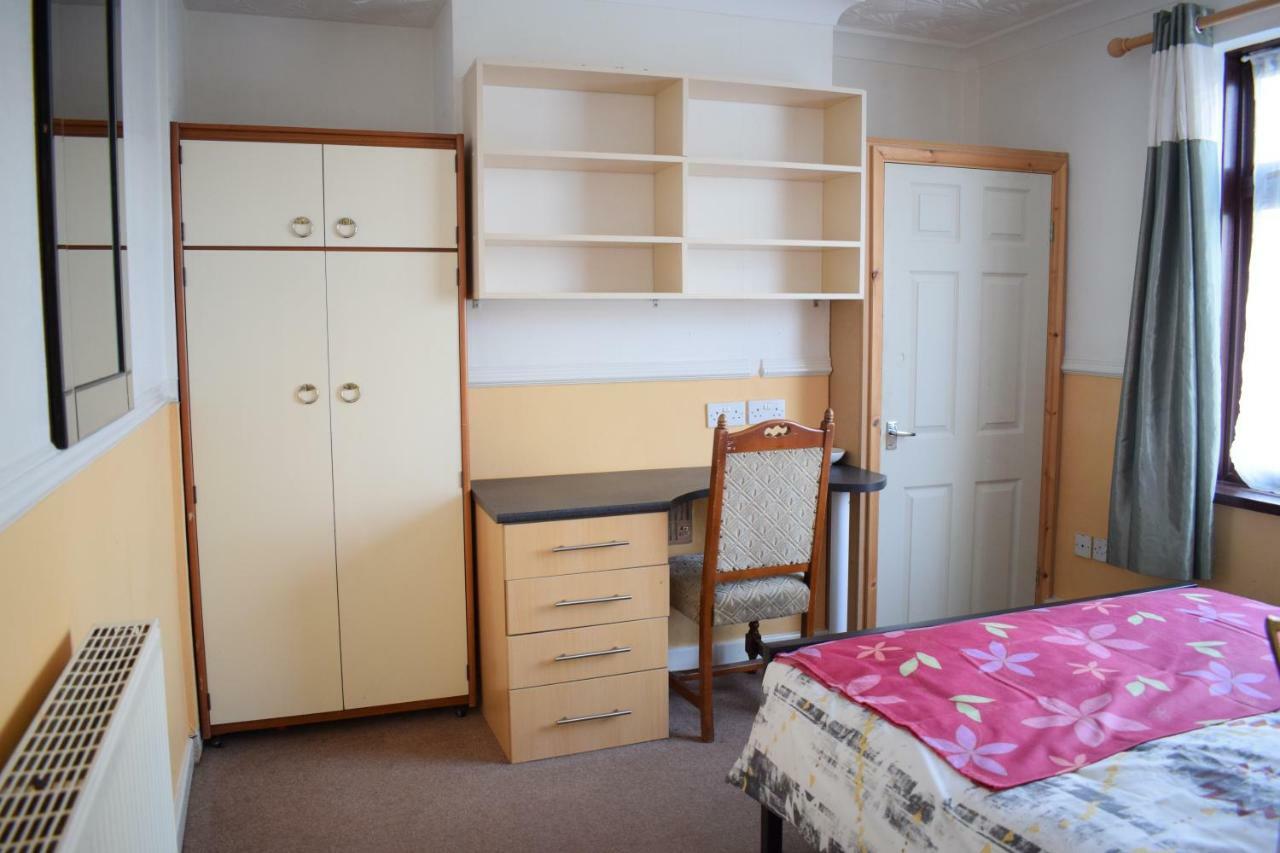 House Stay In Bangor North Wales Экстерьер фото